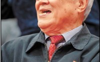 “旋律是喷薄而出”——记吕其明为信仰而燃烧的音乐人生